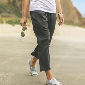 Lululemon Post Power Crop in Black/Grey Size 6